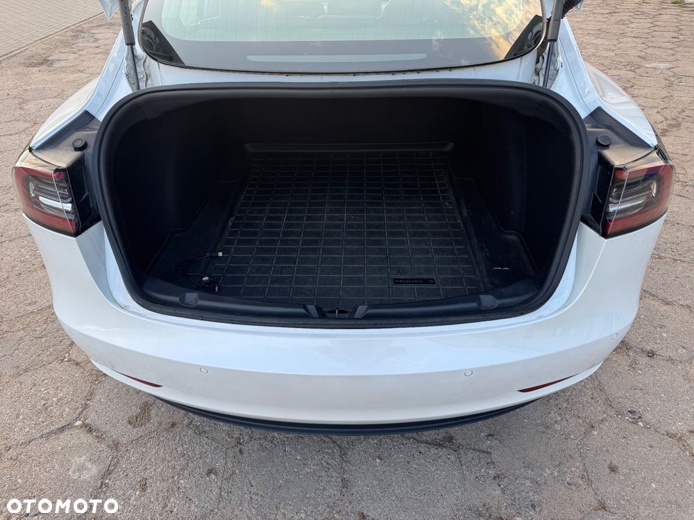 Tesla Model 3 - 21