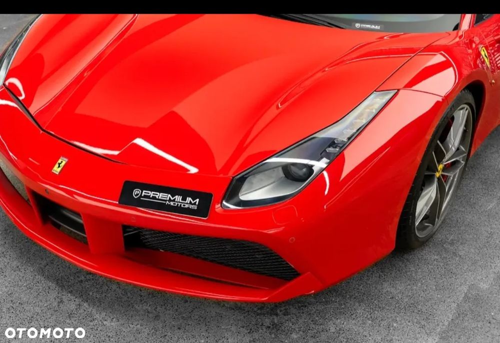 Ferrari 488 - 1