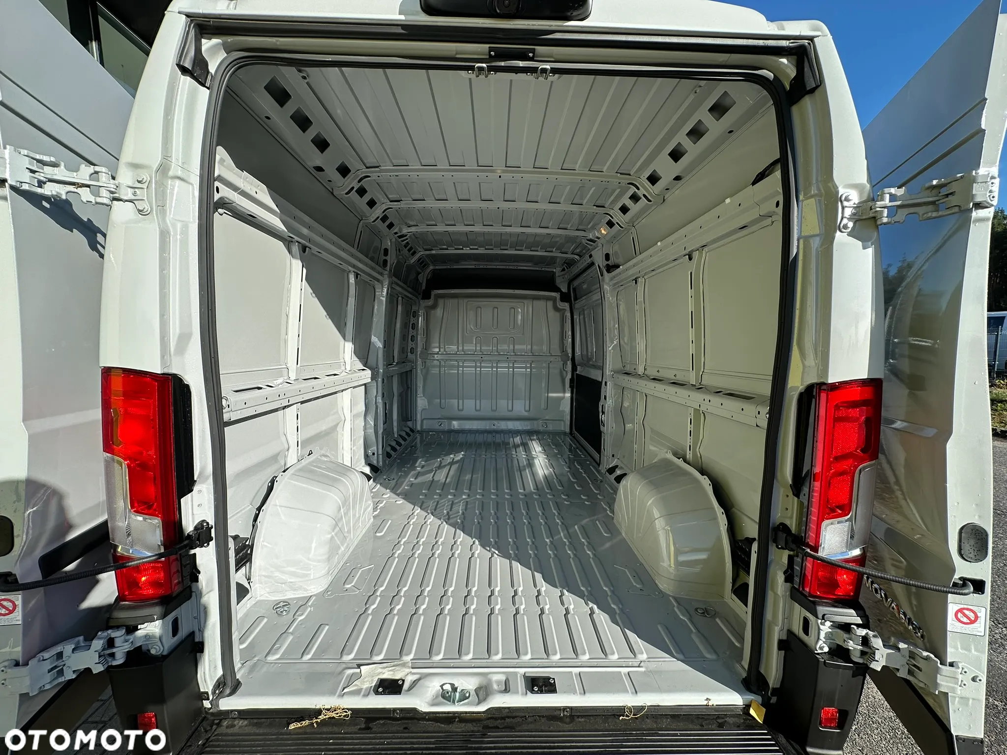 Opel Movano Furgon L3H2 - 24