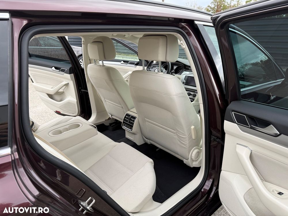 Volkswagen Passat - 12