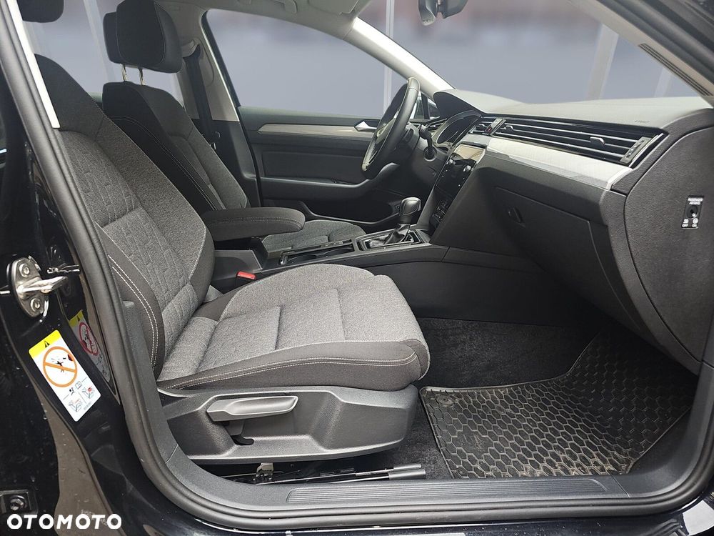 Volkswagen Passat Variant 1.5 TSI EVO Business DSG - 11