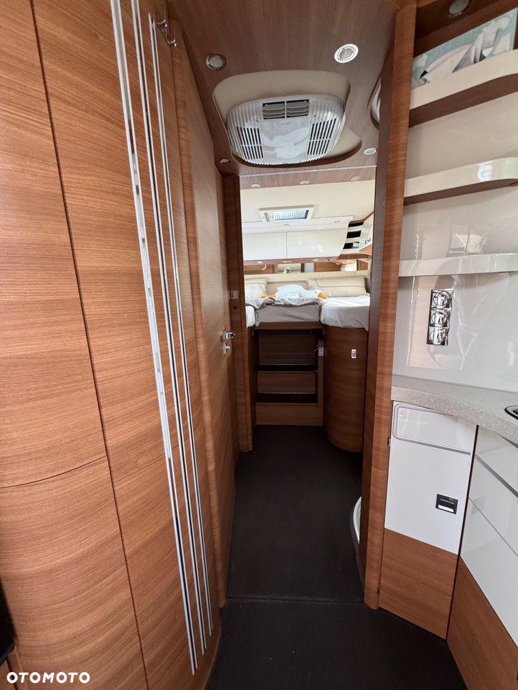 Mercedes-Benz Carthago Chic C-Line I 4.9L Srebrny - AUTOMAT - 12