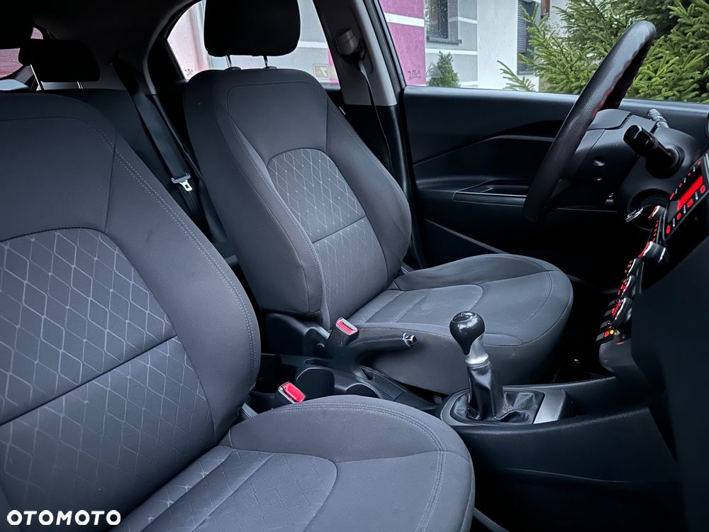 Kia Rio 1.2 M - 10