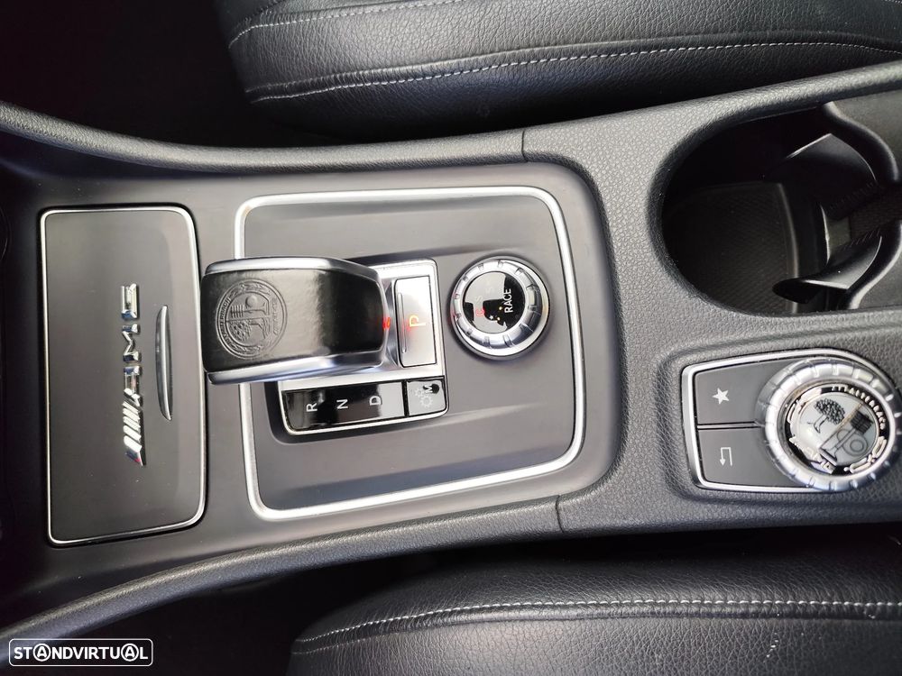 Mercedes-Benz A 45 AMG 4-Matic - 18