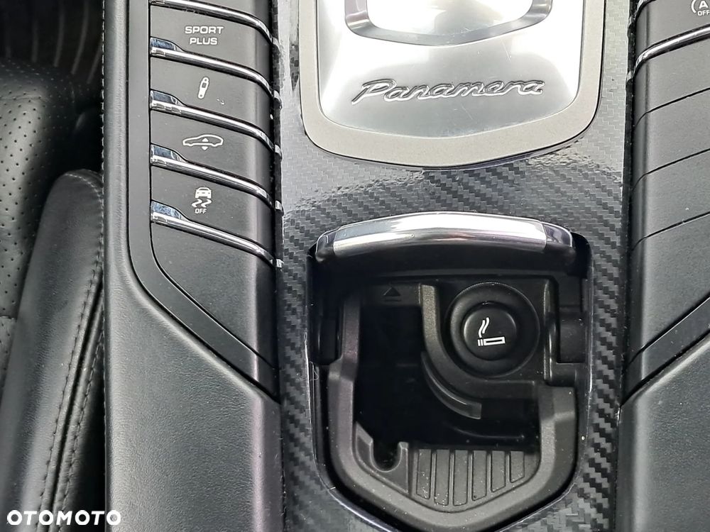 Porsche Panamera 4 PDK - 28
