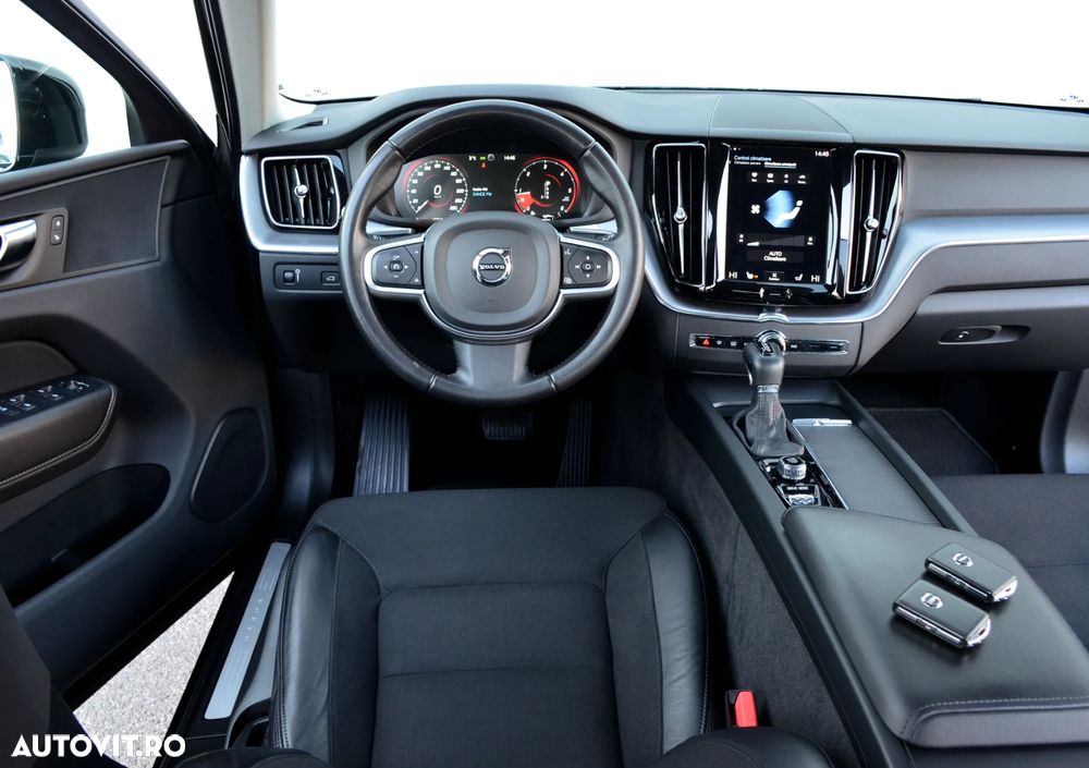 Volvo XC 60 D4 AWD Momentum - 23