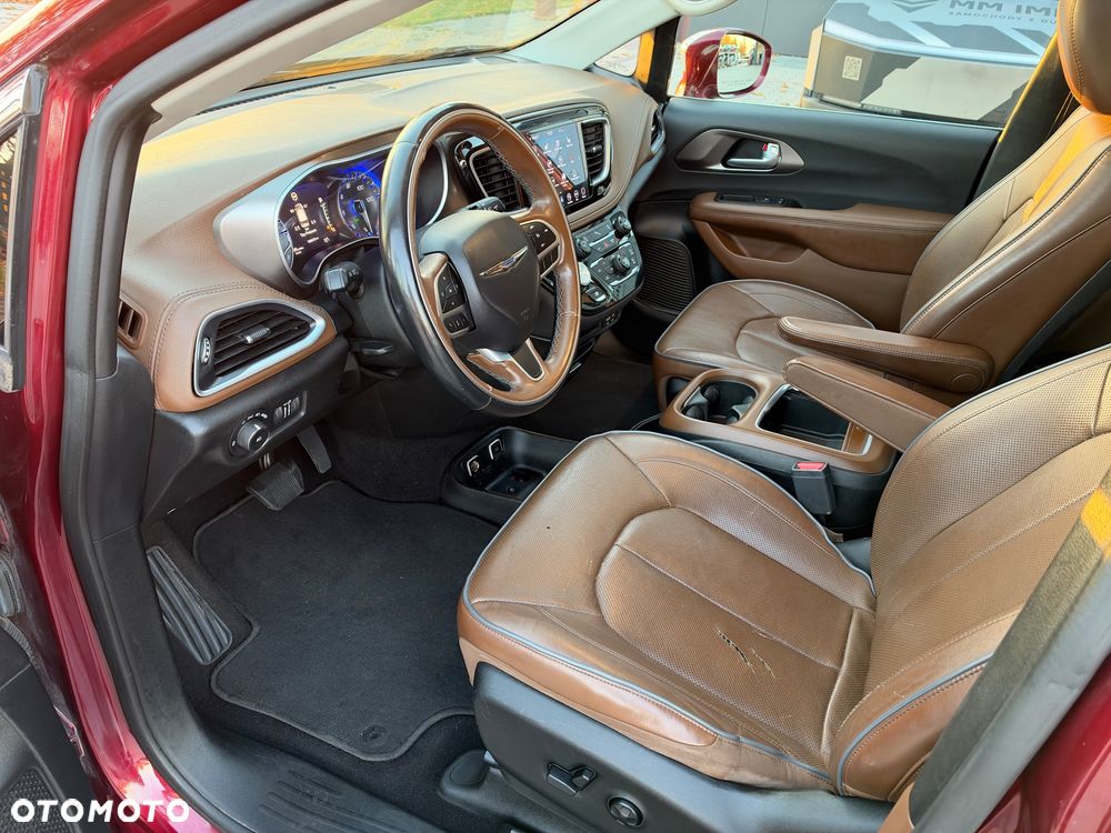 Chrysler Pacifica - 16