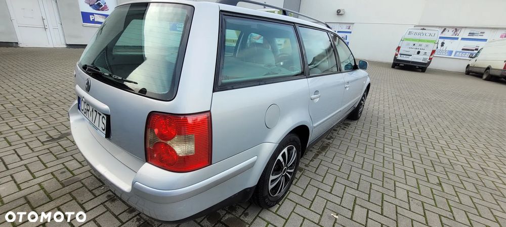 Volkswagen Passat Variant 1.8 - 4