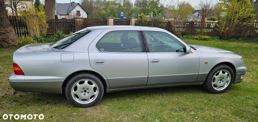 Lexus LS Standard - 4