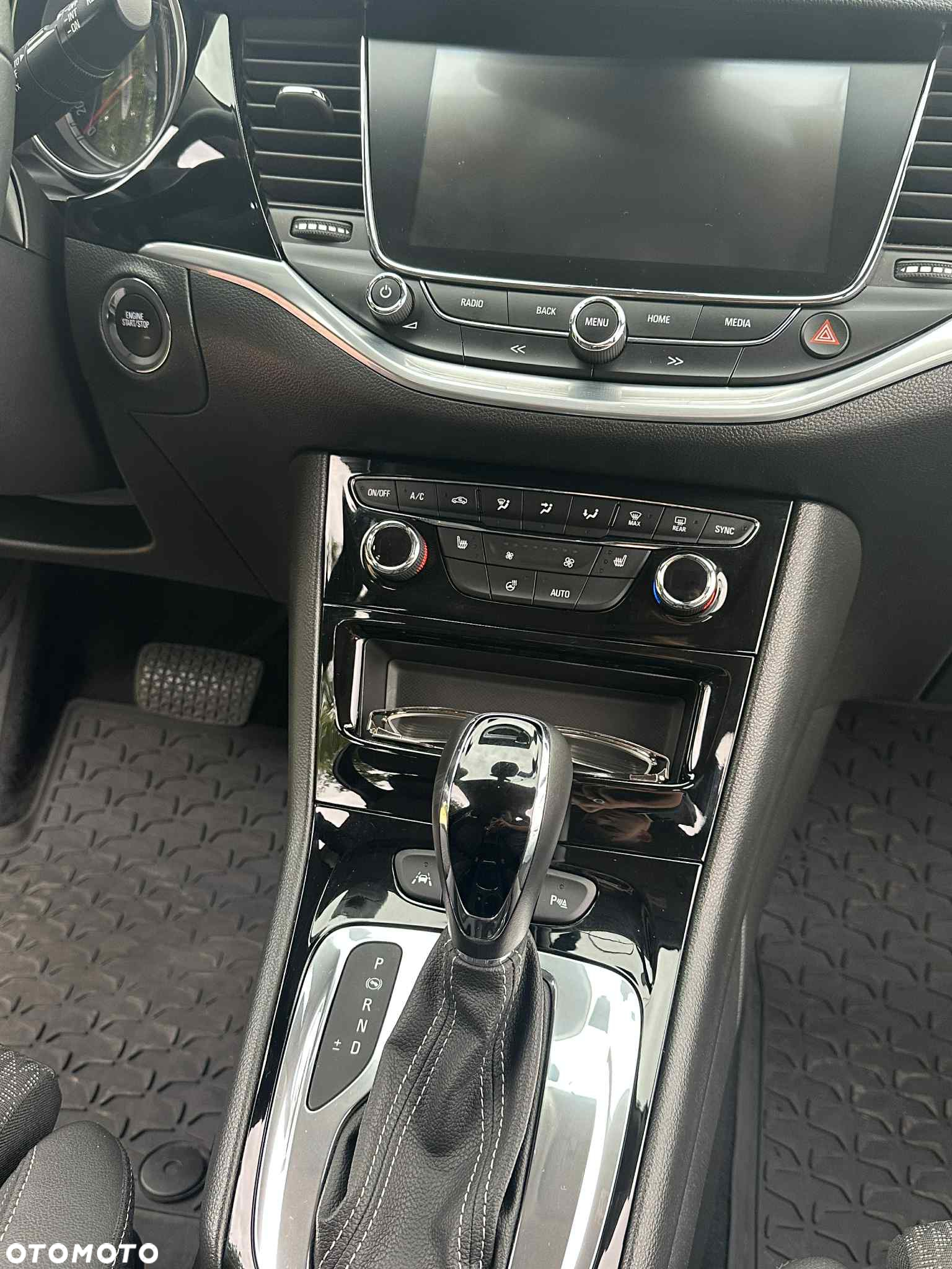 Opel Astra V 1.6 T Elite S&S - 12