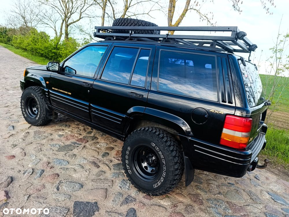 Jeep Grand Cherokee - 28