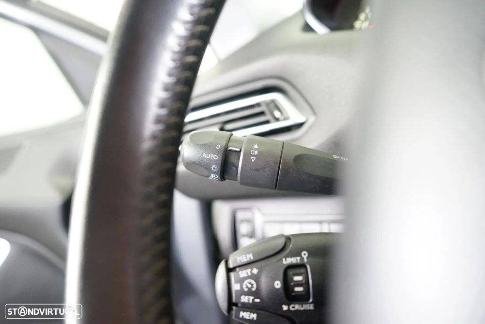 Peugeot 308 SW 1.6 BlueHDi Style - 23