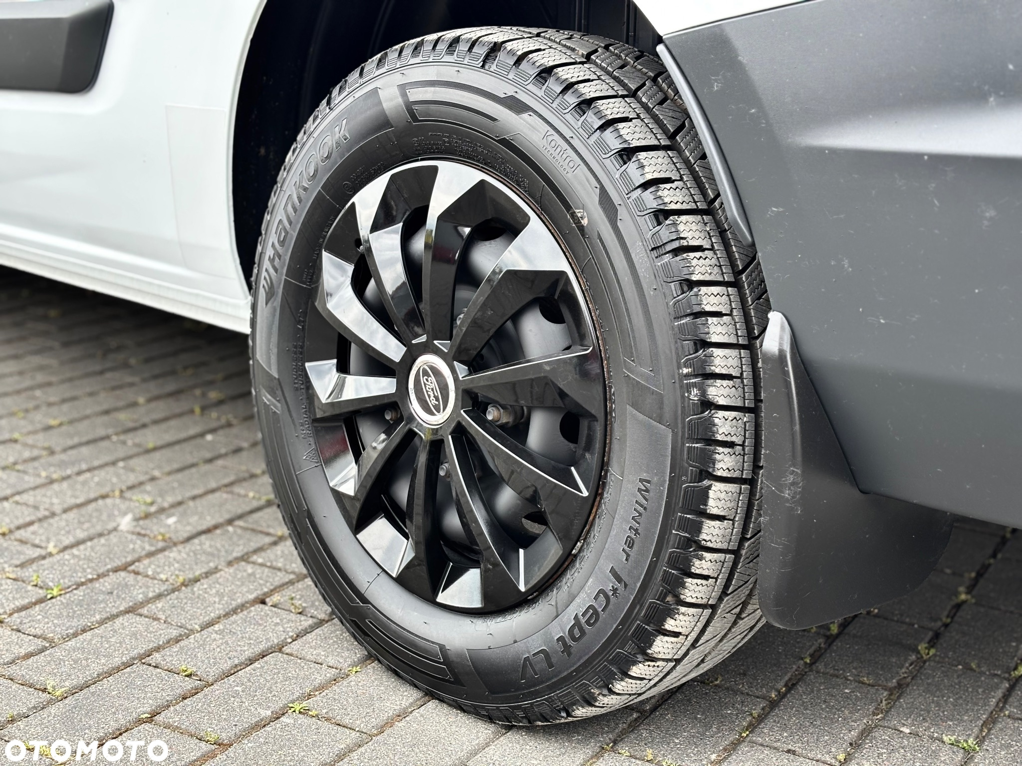 Ford Transit Custom L1H1 Klima Relingi Hak PDC Tempomat Nowe opony Serwis 3-osobowy - 13