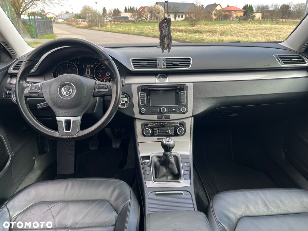Volkswagen Passat 1.6 TDI Perfectline - 18