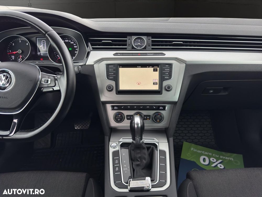 Volkswagen Passat - 10