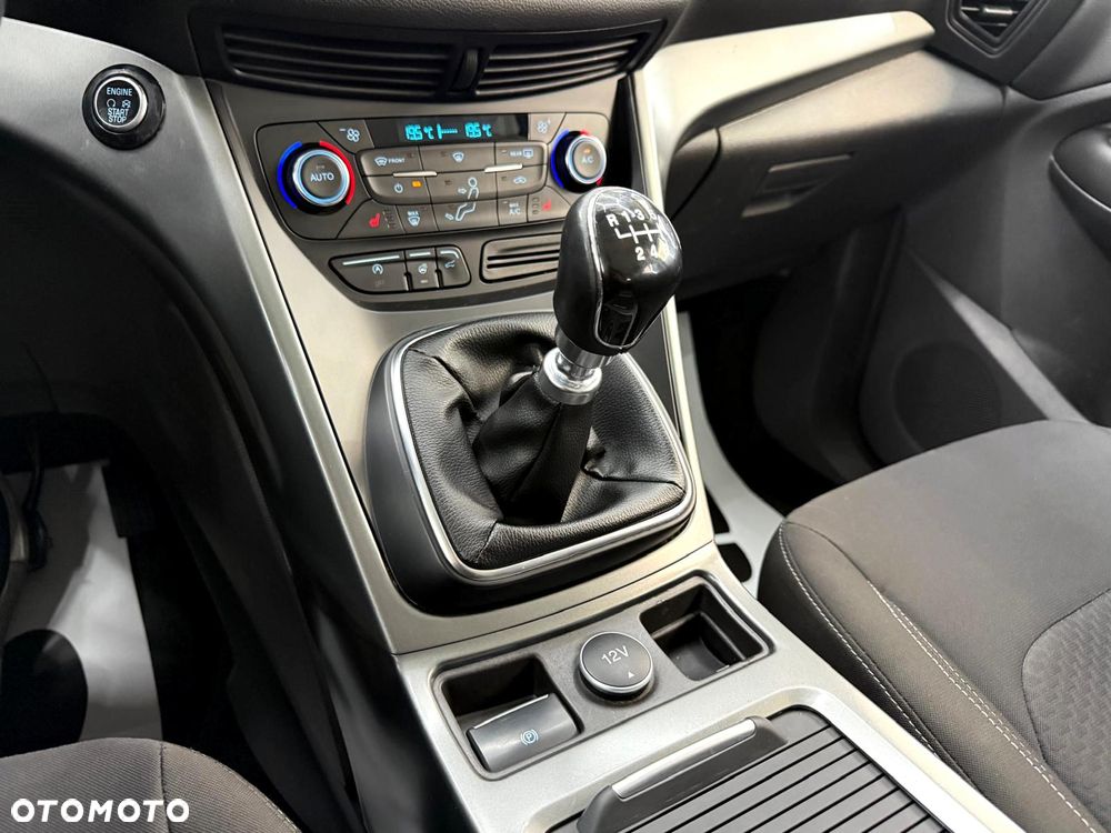 Ford Kuga 1.5 EcoBoost 2x4 Titanium - 22