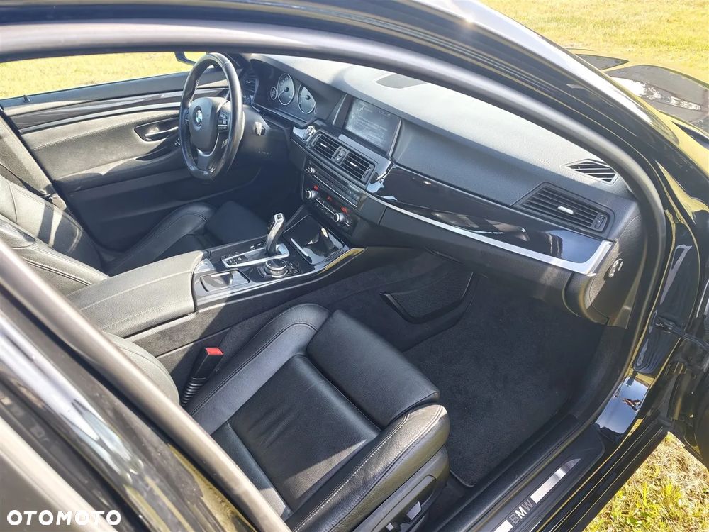 BMW Seria 5 530d xDrive - 29
