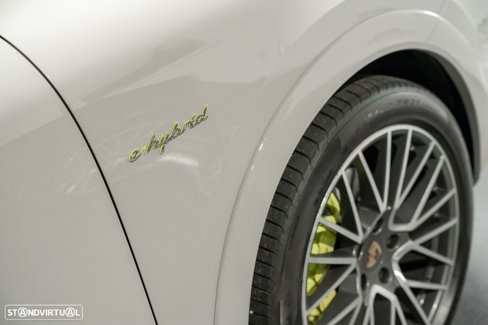 Porsche Cayenne Coupé E-Hybrid - 16