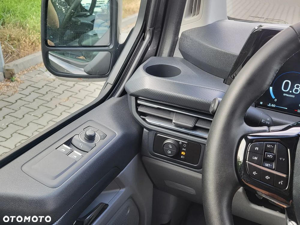 Ford Tranzit Custom - 13