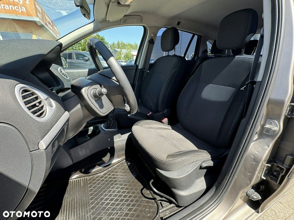 Renault Clio - 13