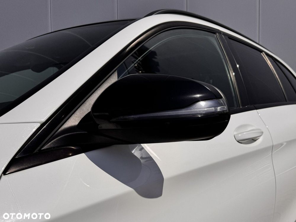 Mercedes-Benz Klasa C 200 4-Matic 9G-TRONIC - 12