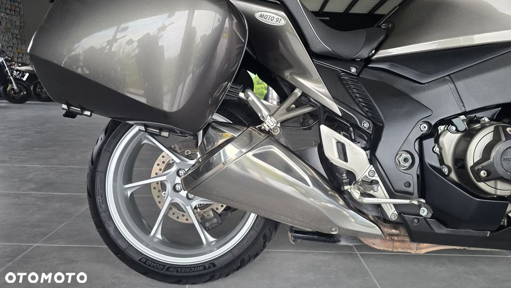 Honda VFR - 31