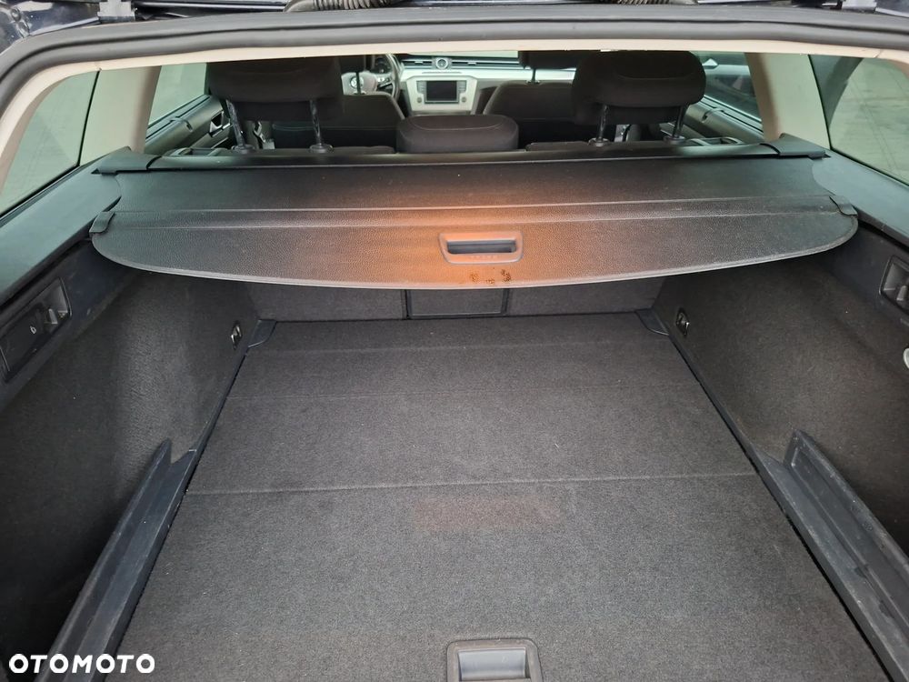 Volkswagen Passat 2.0 TDI (BlueMotion Technology) Comfortline - 16
