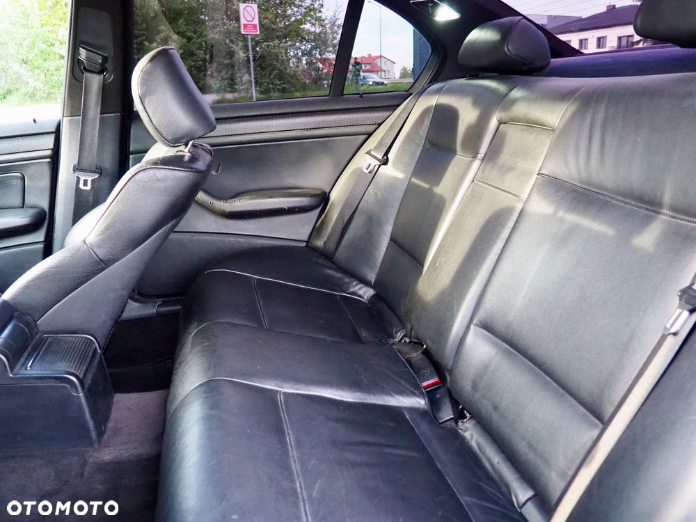BMW Seria 3 330i - 22