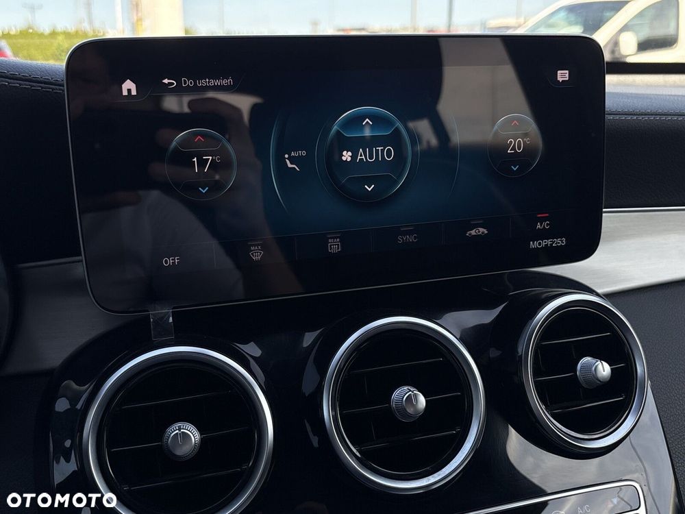 Mercedes-Benz GLC - 31