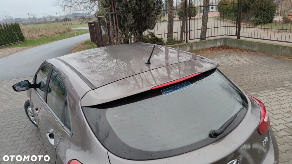 Hyundai i30 1.6 CRDi Classic + - 8