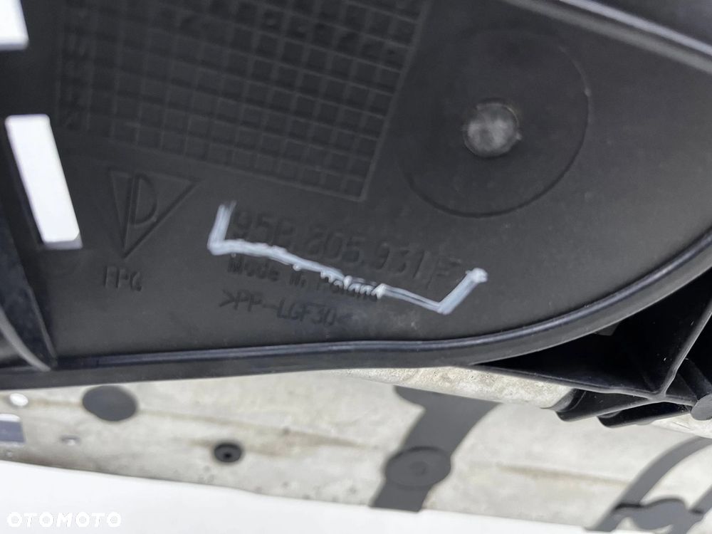 Pas przedni Porsche Macan I 95b LIFT 18r.- prawy przedni okular intercoolera ślizg reflektora wzmocn - 16