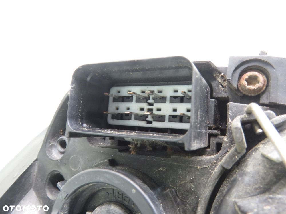LAMPA PRAWA PRZEDNIA VOLVO S40 II (MS) 30698886RH 0301198204 - 3