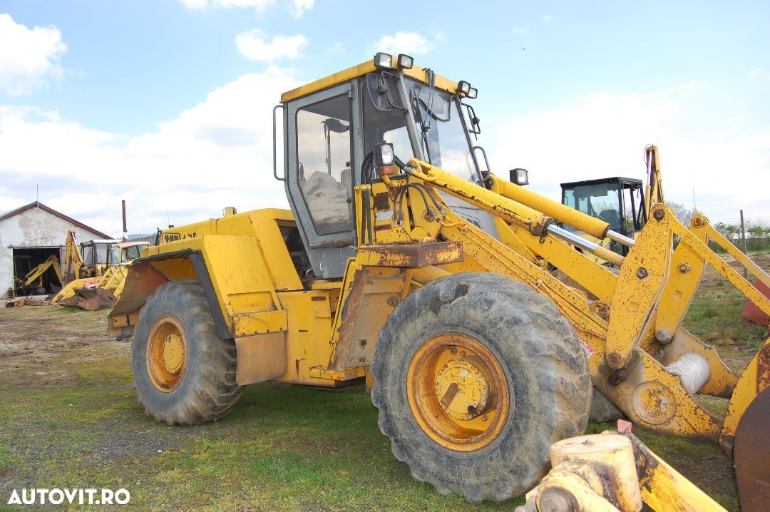 Dezmembrez JCB 435 - 1