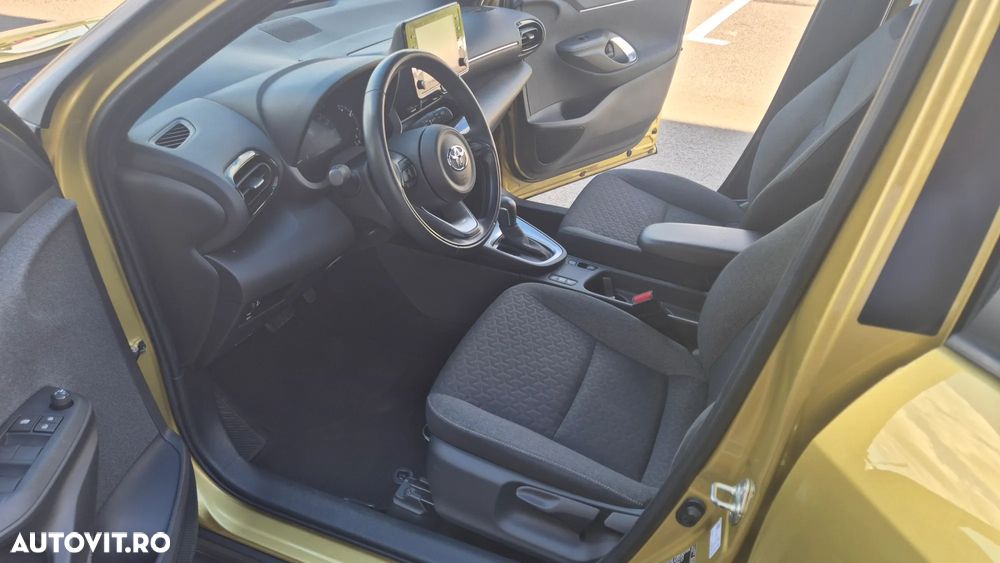 Toyota Yaris Cross 1.5 VVT-i HSD 4x2 Dynamic - 9