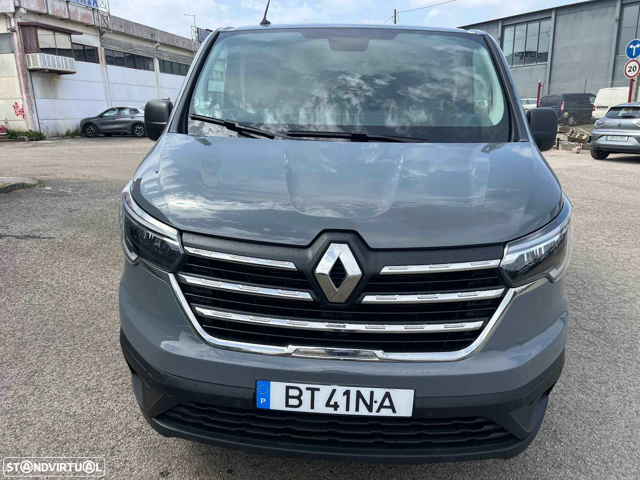 Renault Trafic AUT.2.0Dci Longa L2H1 150cv GranConfort GPS - 2
