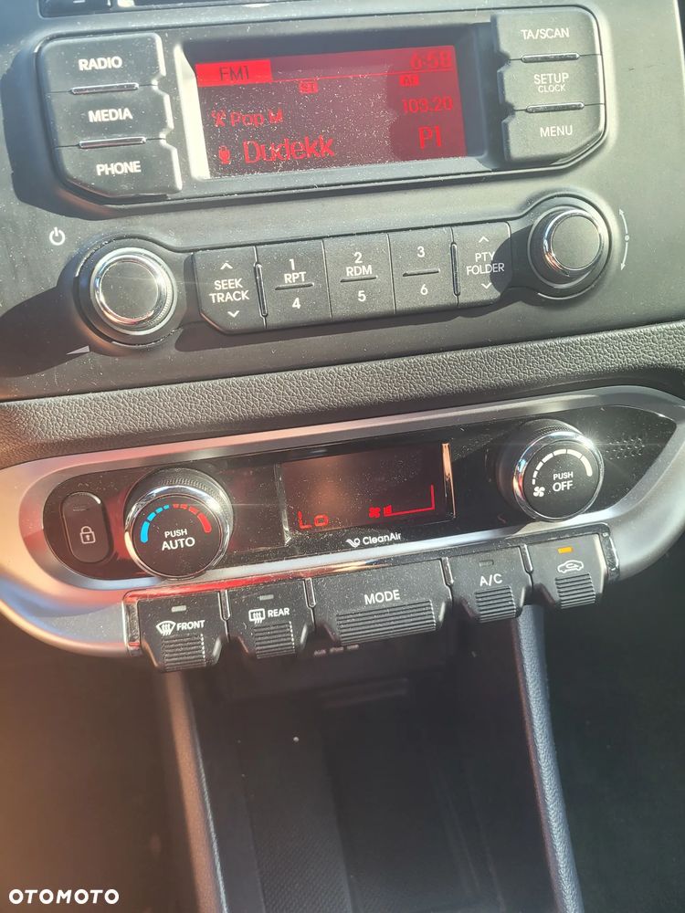 Kia Rio 1.2 Attract - 14