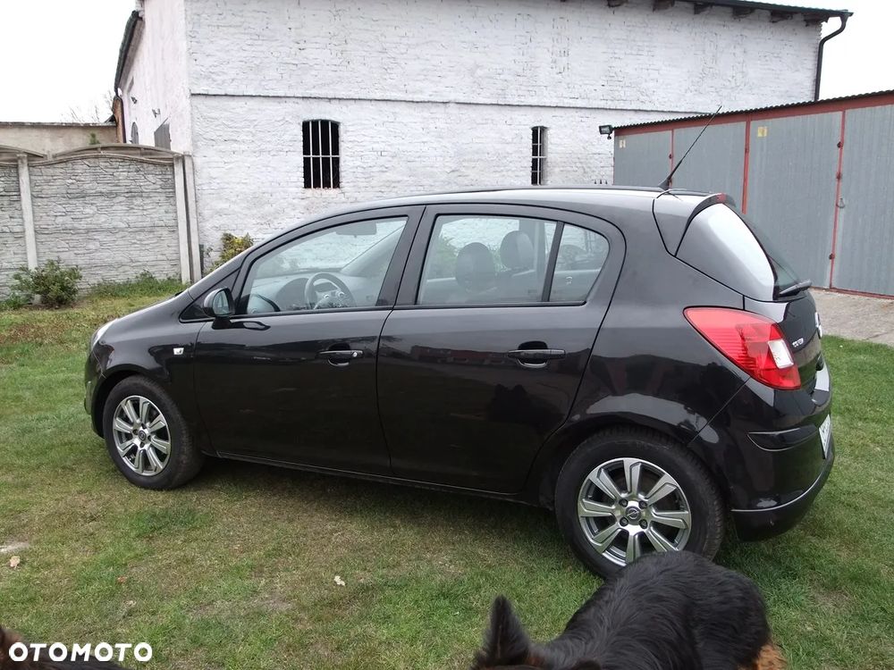 Opel Corsa 1.2 16V Cosmo - 4