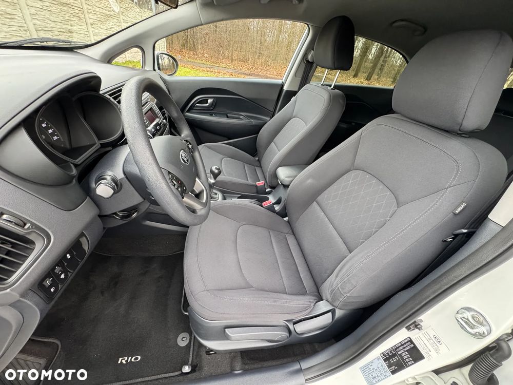 Kia Rio 1.2 Attract - 28