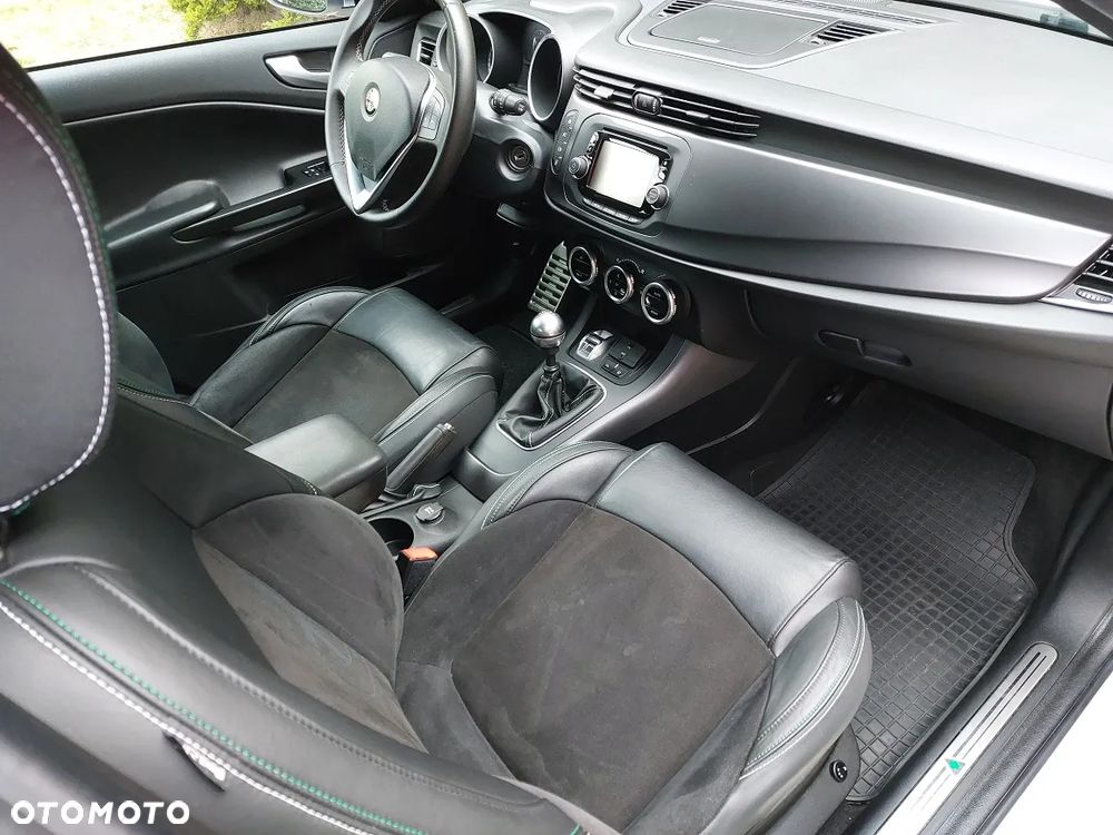 Alfa Romeo Giulietta 1.4 TB Distinctive - 17