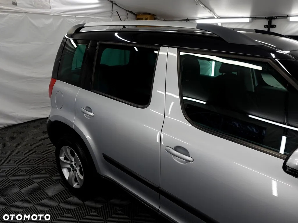 Skoda Yeti 2.0 TDI DPF Elegance Green tec - 27
