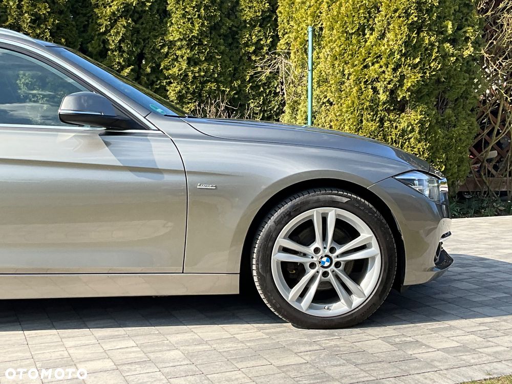 BMW Seria 3 320d Luxury Line - 9