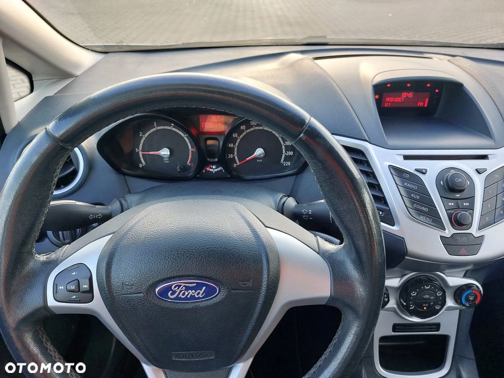 Ford Fiesta - 12