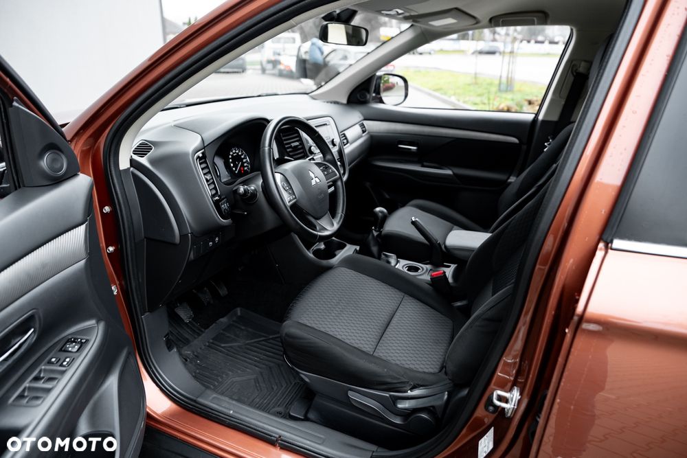 Mitsubishi Outlander 2.0 2WD Spirit - 17