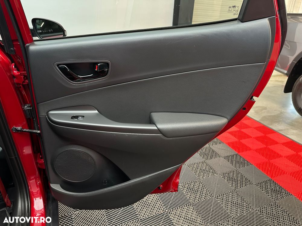 Hyundai KONA - 30