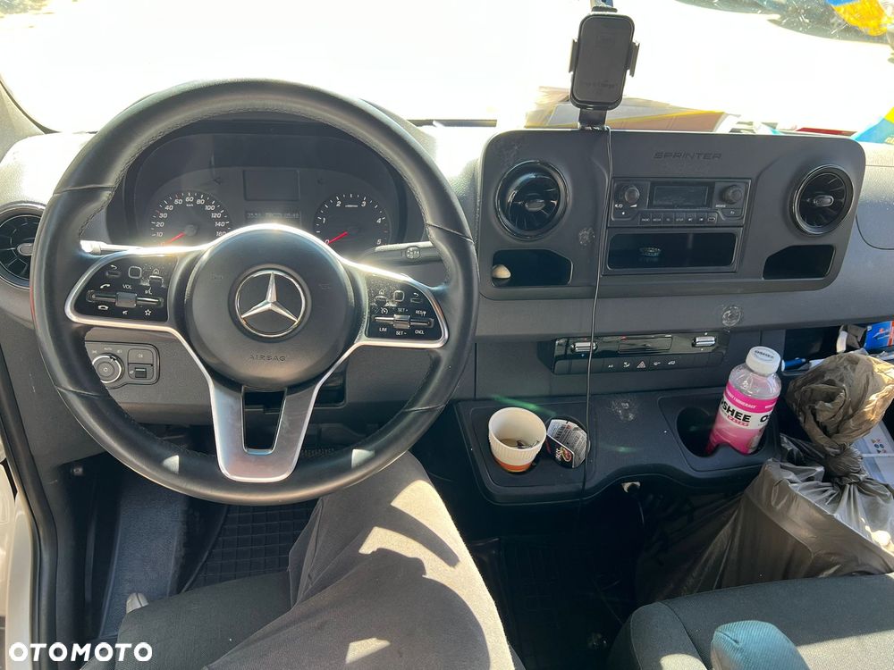 Mercedes-Benz Sprinter 319 - 7