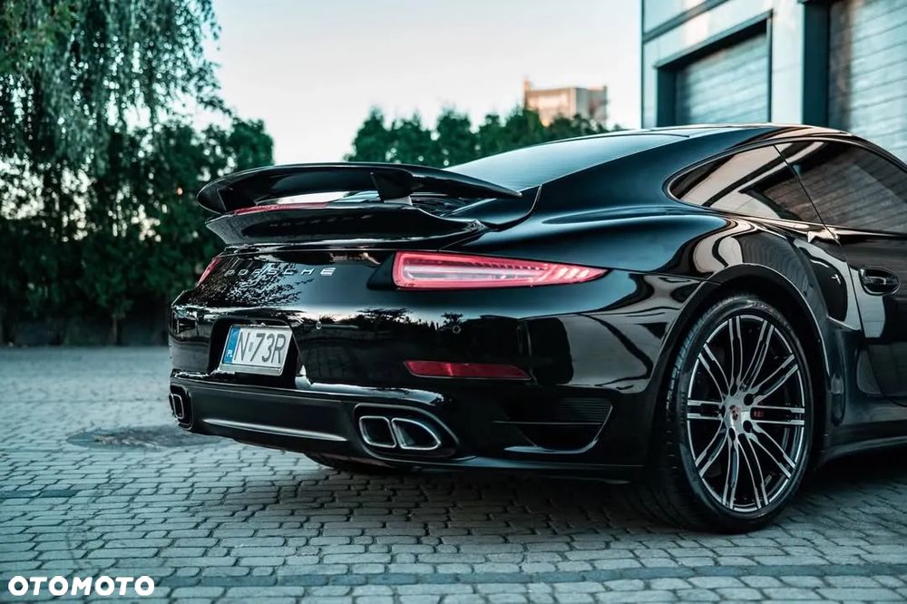 Porsche 911 Turbo - 4