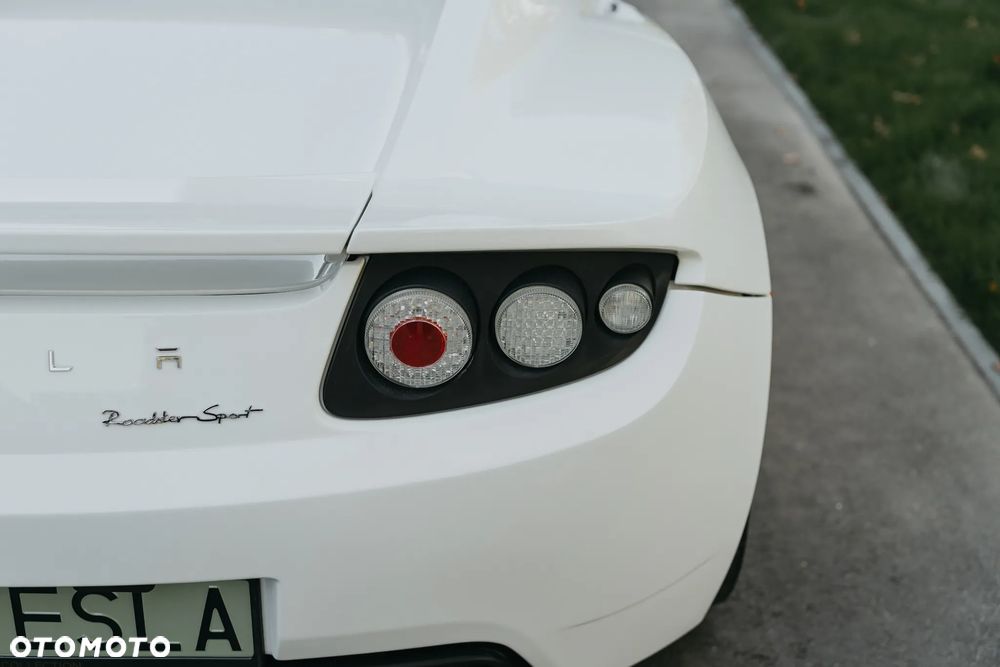 Tesla Roadster - 17