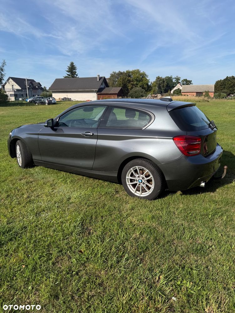 BMW Seria 1 116d DPF - 11