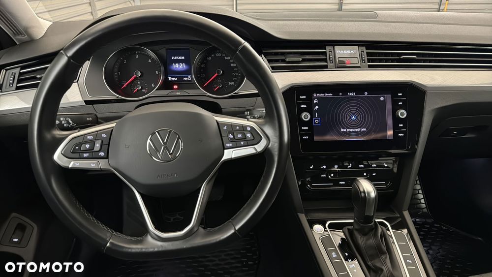Volkswagen Passat - 9