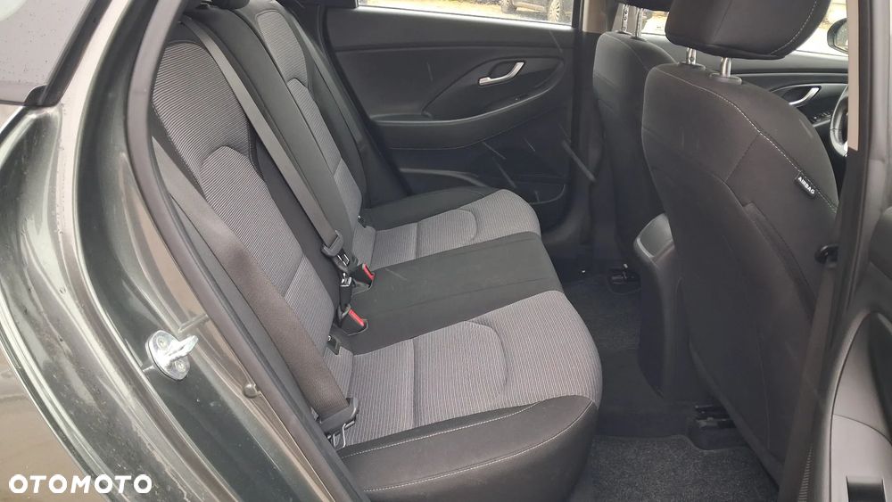 Hyundai i30 1.5 DPI Modern - 12